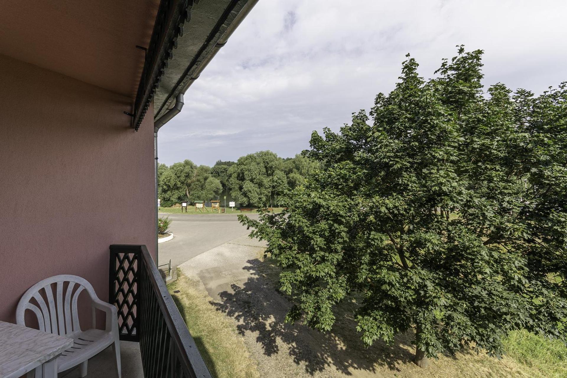 Hableany Hotel Tiszafüred Buitenkant foto