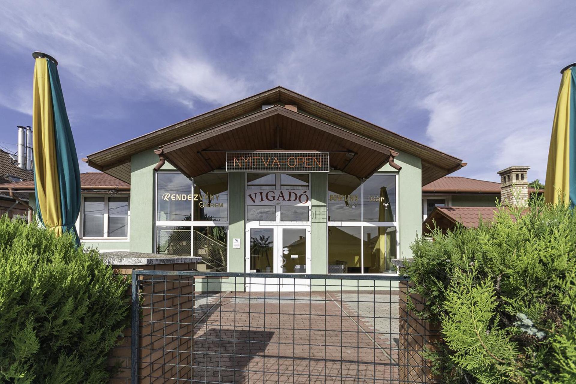 Hableany Hotel Tiszafüred Buitenkant foto