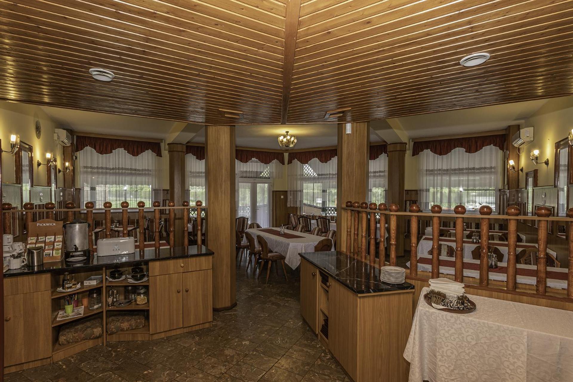 Hableany Hotel Tiszafüred Buitenkant foto